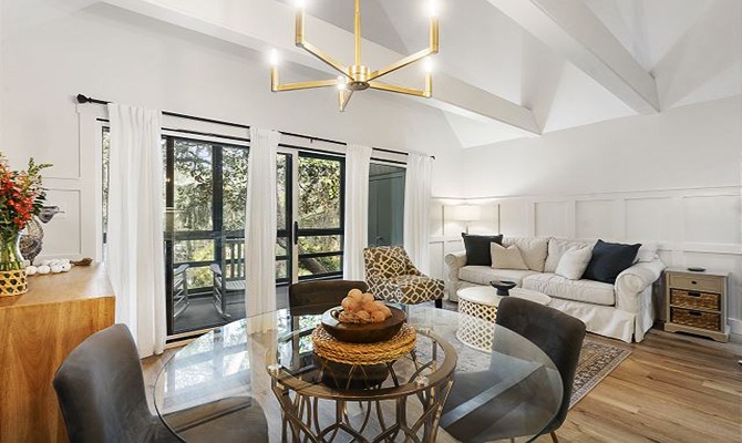 1422 West Beach Villa