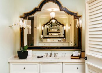 Sanctuary Ocean Front Executive Suite Bathroom